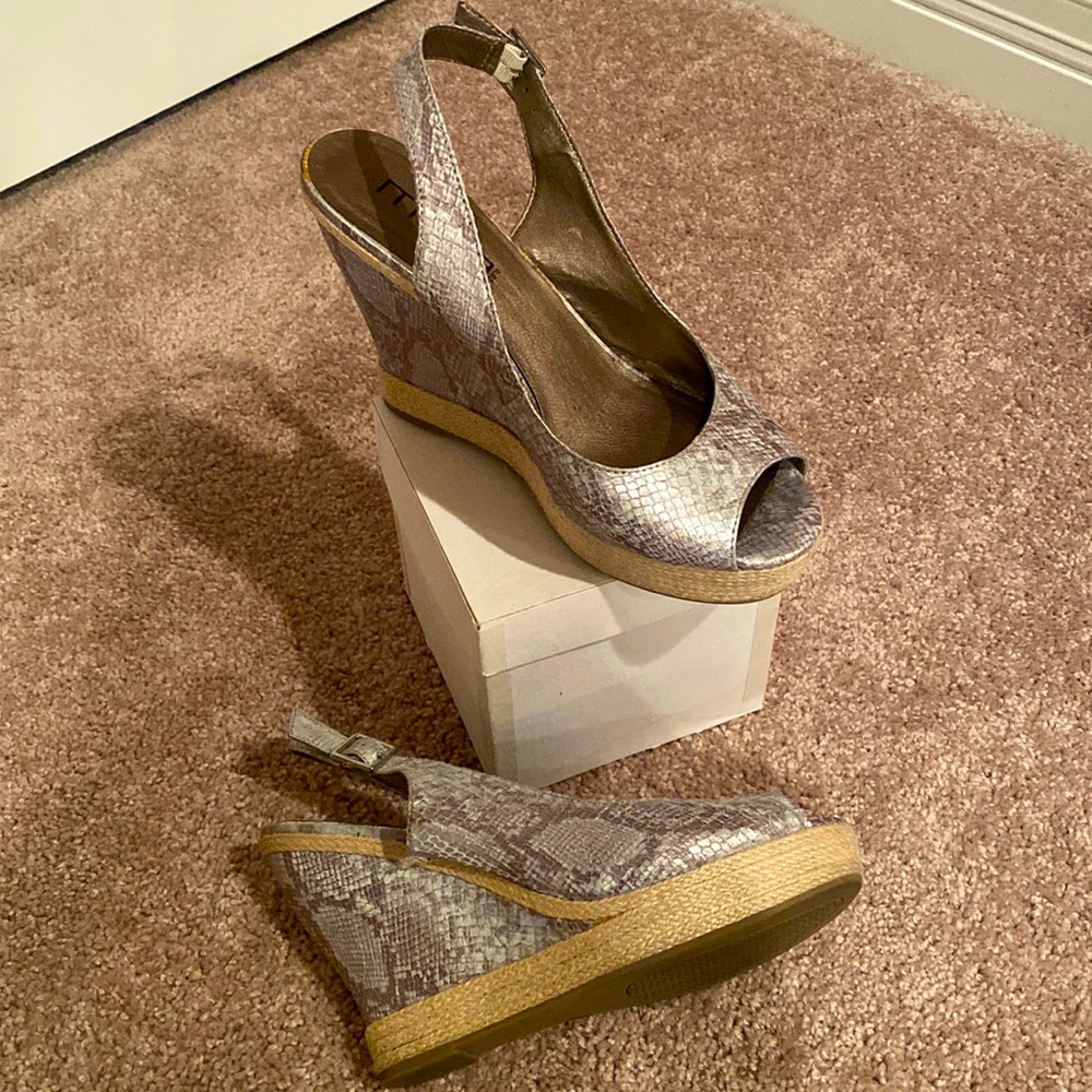Summer sandals